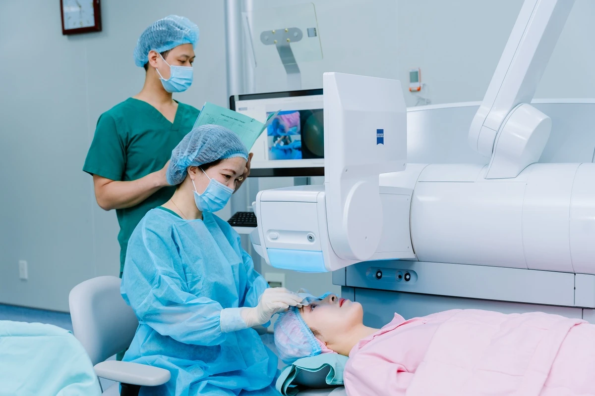 Công nghệ xóa cận Smile Pro hiện đại tại Bệnh viện Mắt Sài Gòn