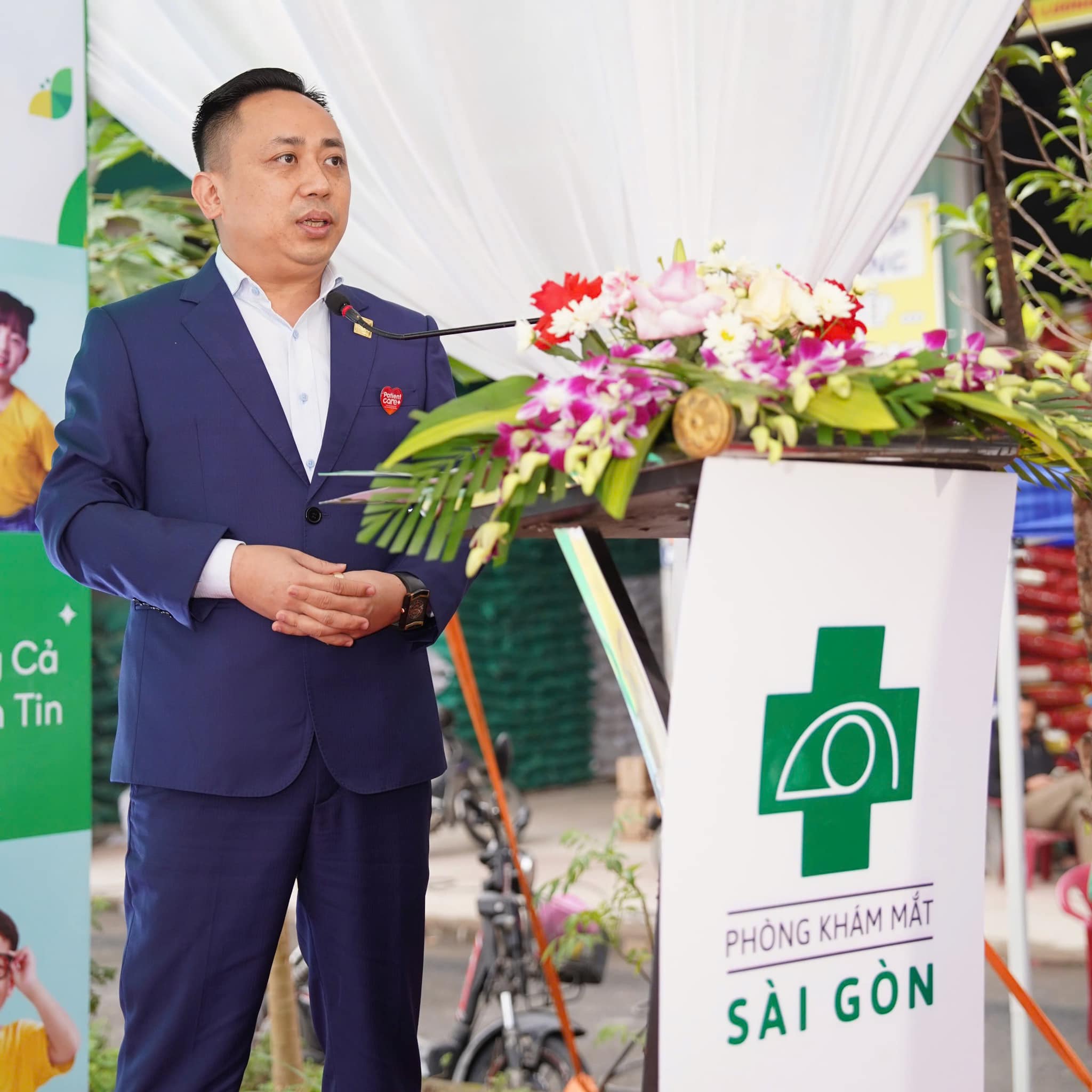 Bác sĩ CKII Hoàng Trung Kiên - Giám đốc khu vực Miền Bắc - Phó Chủ tịch Hội đồng chuyên môn Hệ thống Mắt Sài Gòn phát biểu tại sự kiện.