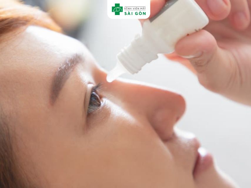 Atropine làm chậm tiến triển cận ở trẻ em