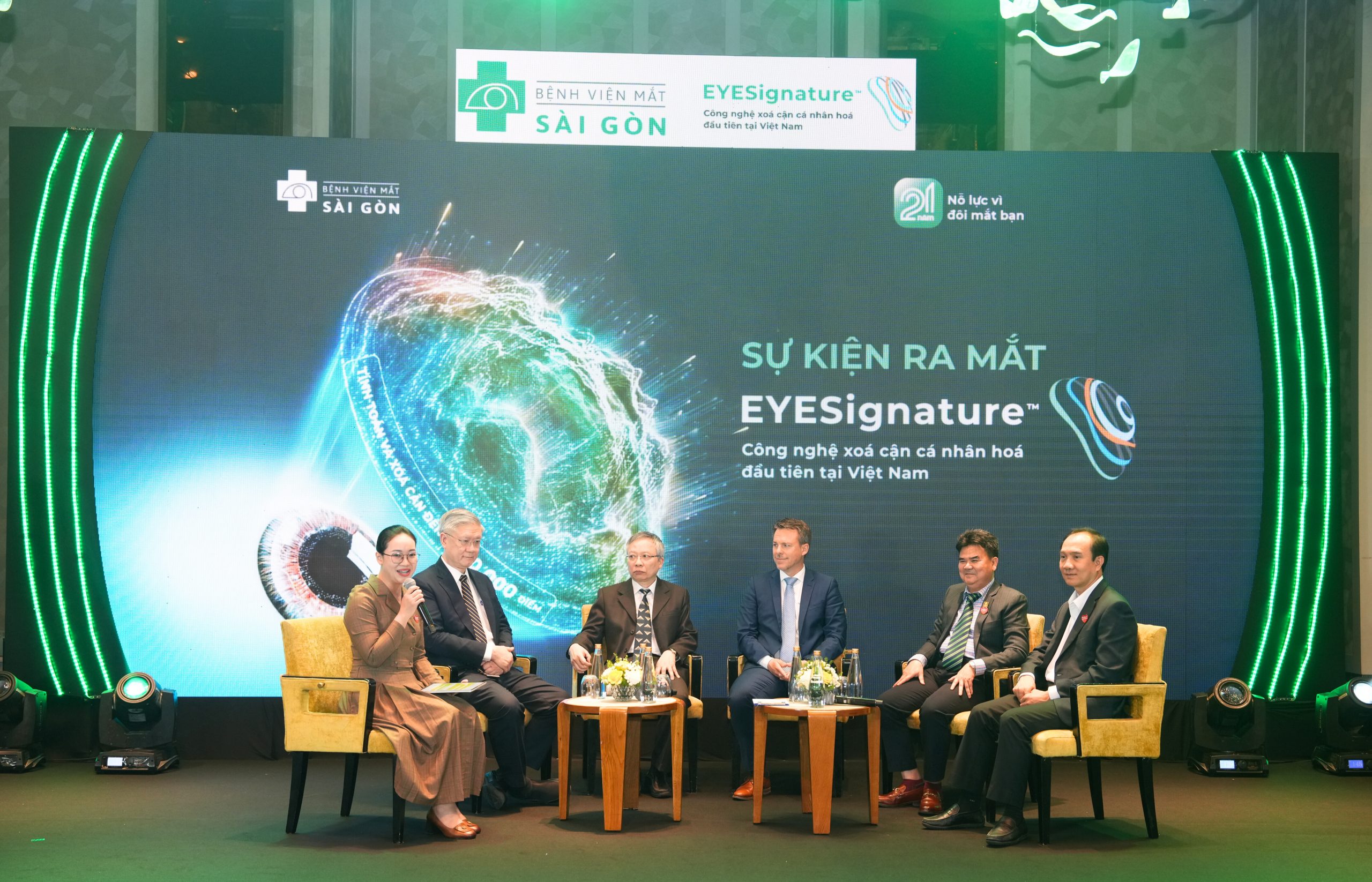 Tại Tọa đàm chuyên gia thuộc sự kiện ra mắt công nghệ EYESignature, các bác sĩ, chuyên gia trong nước và quốc tế chia sẻ những đánh giá tích cực và kết quả triển khai lâm sàng ấn tượng của phẫu thuật khúc xạ cá nhân hóa.