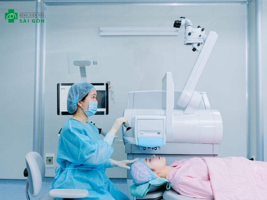 Mổ cận bằng công nghệ hiện đại