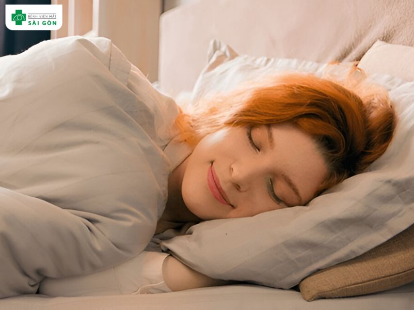 Sau mổ cận 9 độ cần tuân thủ nghiêm ngặt việc chăm sóc mắt