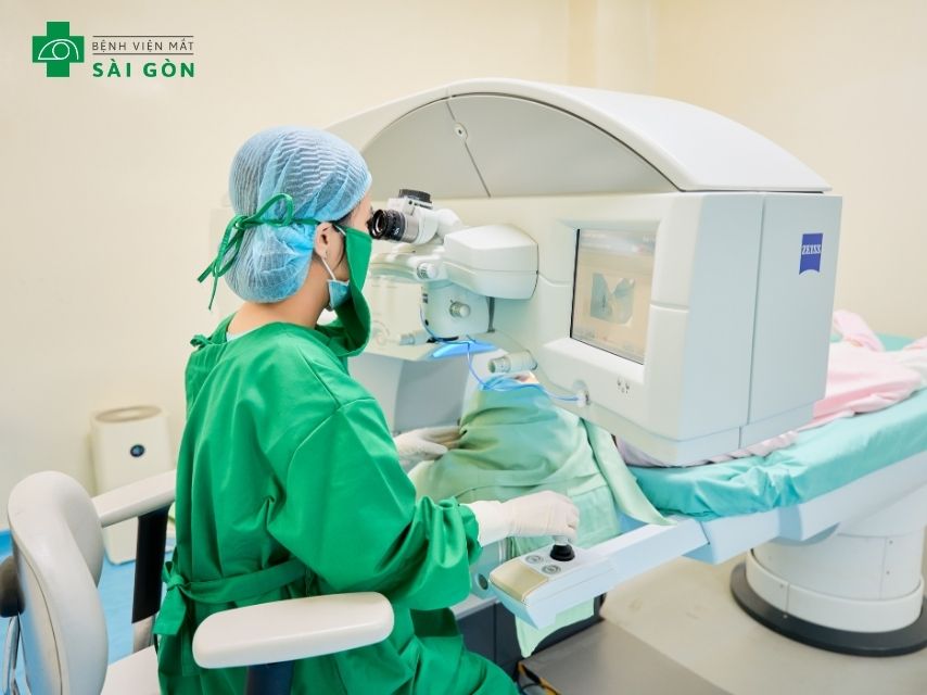 Cơ chế phẫu thuật khác nhau của phương pháp phẫu thuật LASIK và FEMTO LASIK
