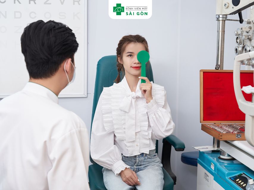 Đeo kính đúng độ giúp mắt không tăng cận