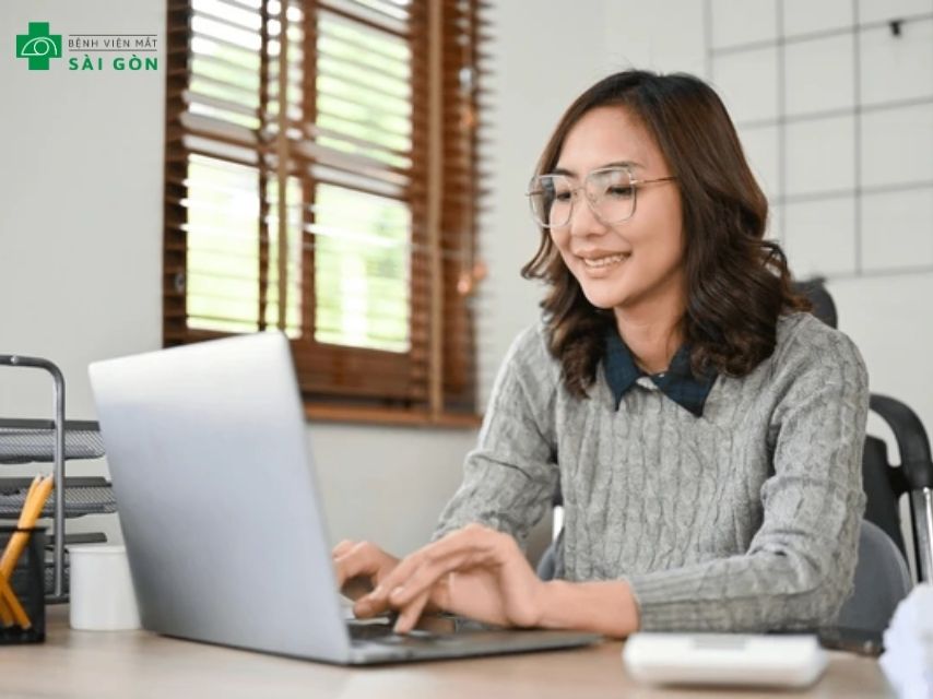 Đối tượng cận 9 độ phù hợp phẫu thuật