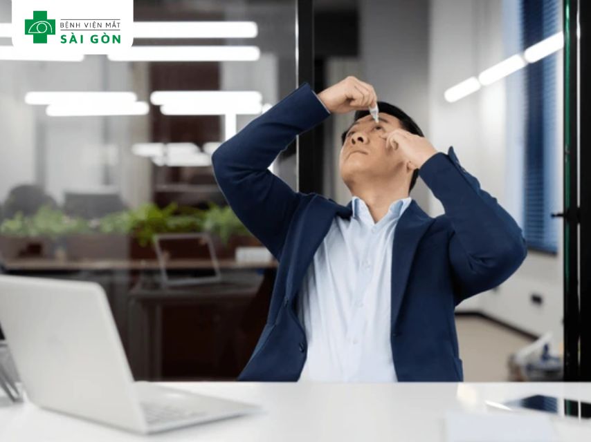 Sử dụng nước mắt nhân tạo đúng cách