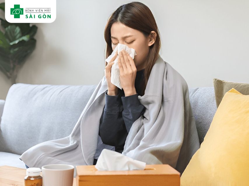 Bệnh lý gián tiếp khiến mắt đổ ghèn