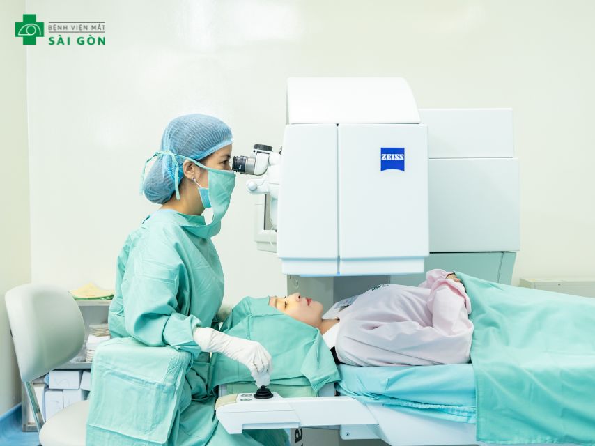 SMILE điều trị cận đến -10D, loạn ±5D
