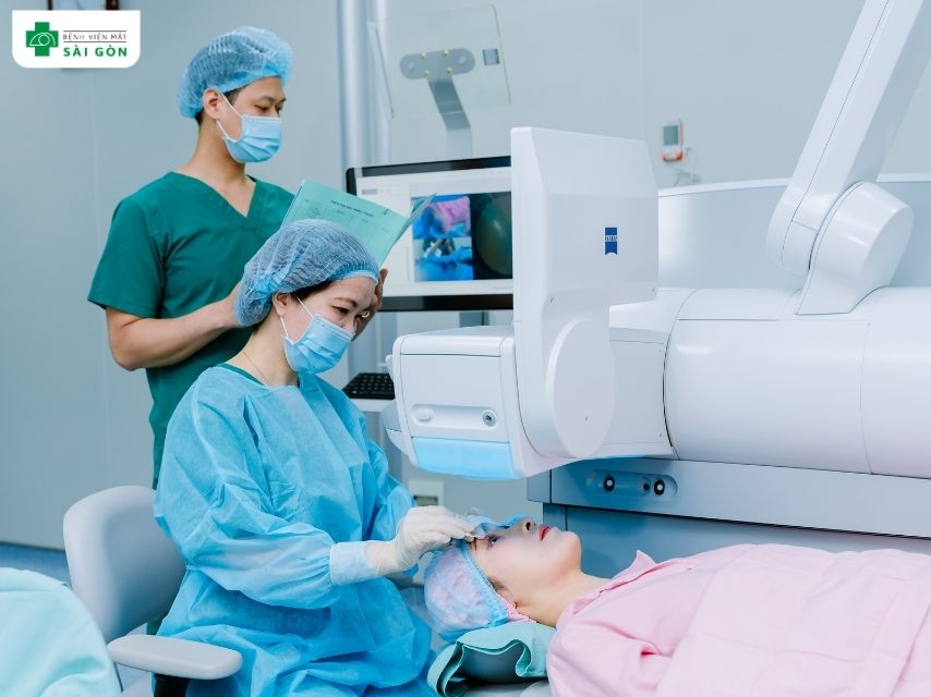 Mắt cận 9 độ có thể phẫu thuật