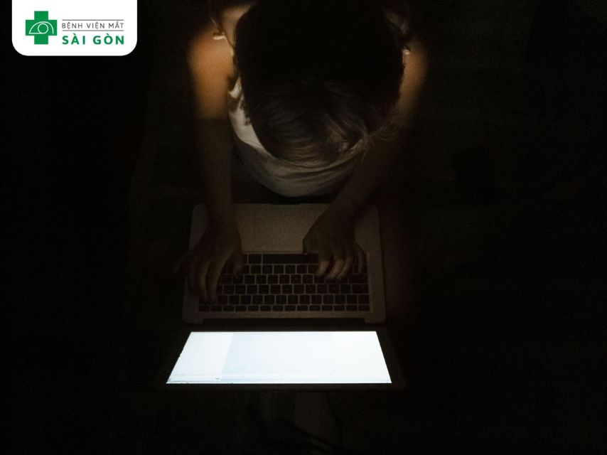 Cận thị do lối sống không lành mạnh