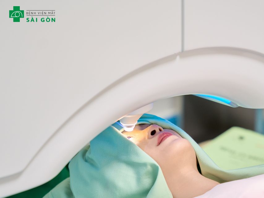 Ưu nhược điểm của hai phương pháp phẫu thuật LASIK và FEMTO LASIK