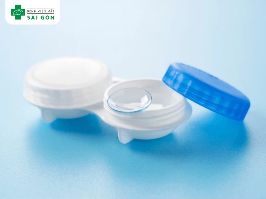 Hướng dẫn vệ sinh kính áp tròng